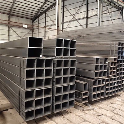 Pajp kwadru tal-azzar tal-karbonju